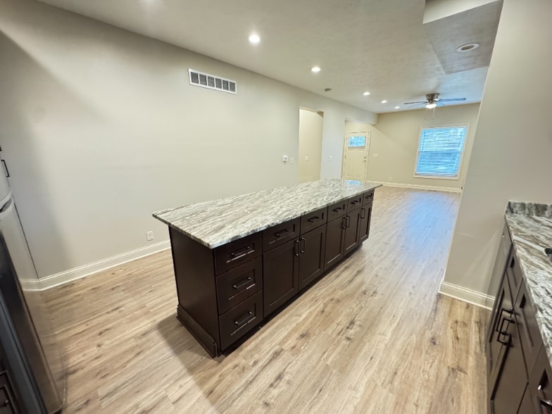 Building Photo - 2500 R St