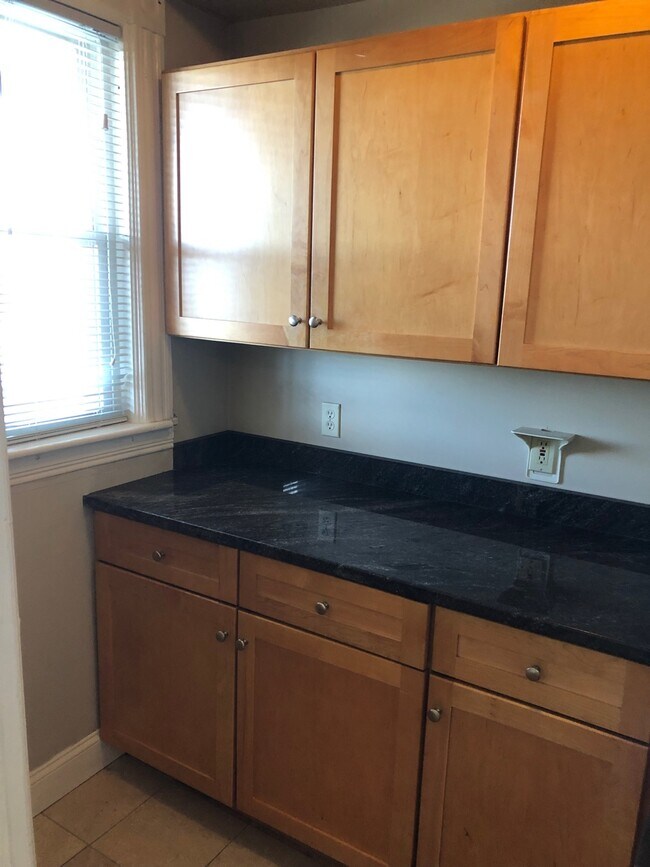 104 Wilson Street 104 Wilson Street Manchester NH 03103 Apartment