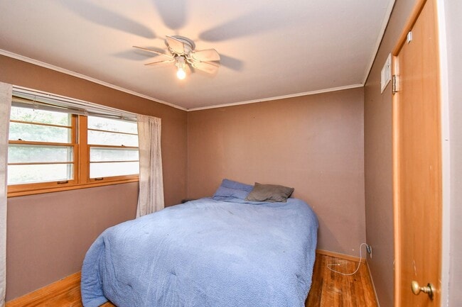 Building Photo - Spacious Central Sioux Falls Home with Ent...