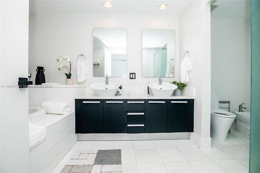 Building Photo - 2950 NE 188th St