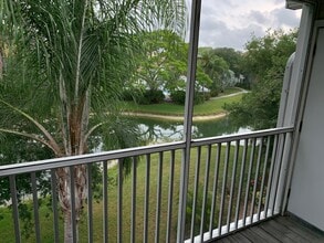 Building Photo - Central Park II Condos -  Downtown Sarasota Annual Rental 1-Bedroom 1-Bath $1595