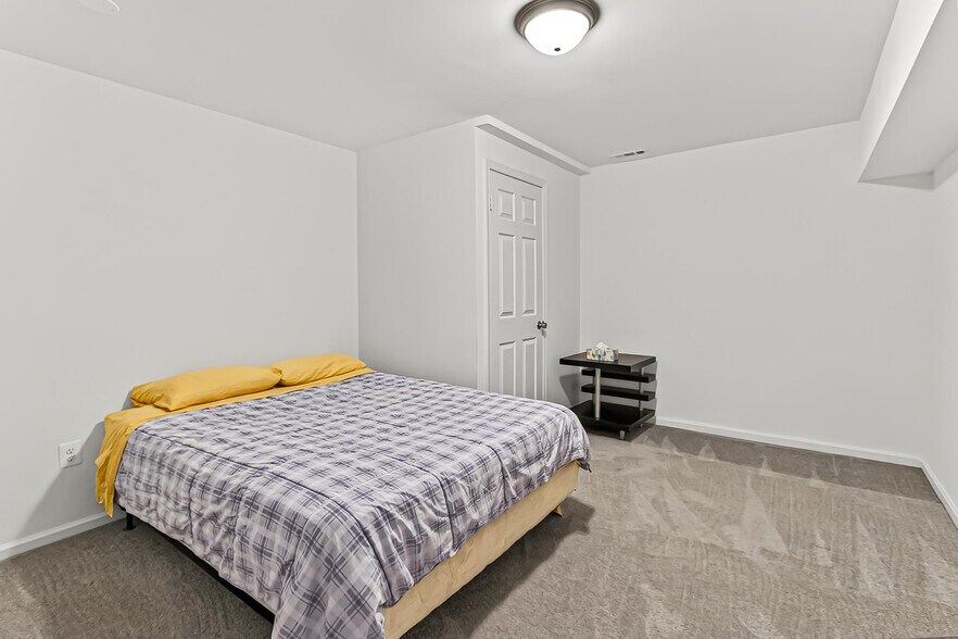 Building Photo - 1300 Pinstripe Ct