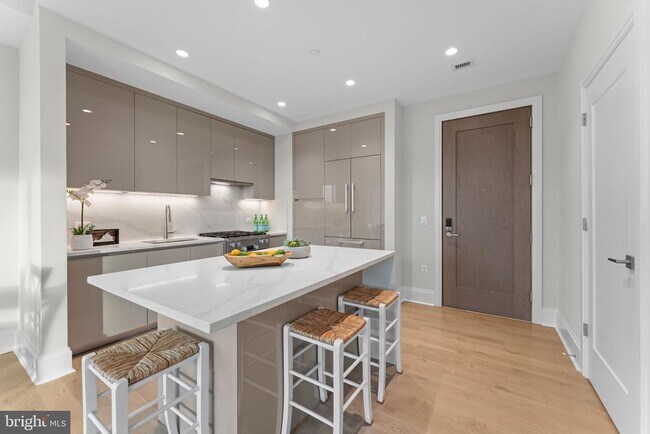 Building Photo - 7887 Jones Branch Dr