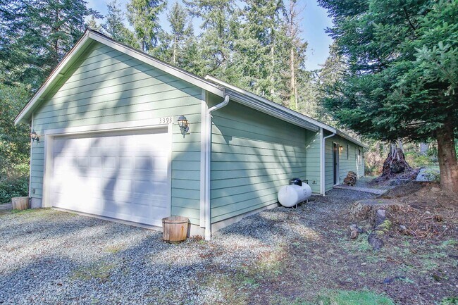 Building Photo - Private Beach Access Comes with This Lovely Freeland Home!