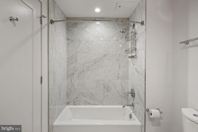 Building Photo - 45 Sutton Square SW