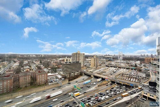 Building Photo - 2100 Linwood Ave