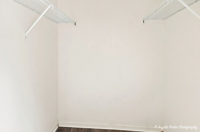 Building Photo - 259 W Whispering Oaks Ln