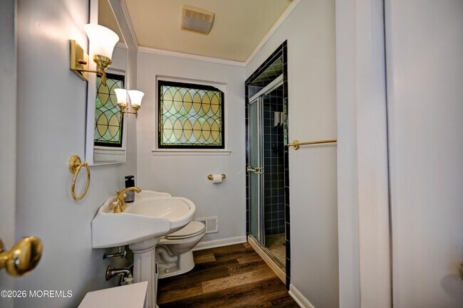 Building Photo - 17 Thomas Rd