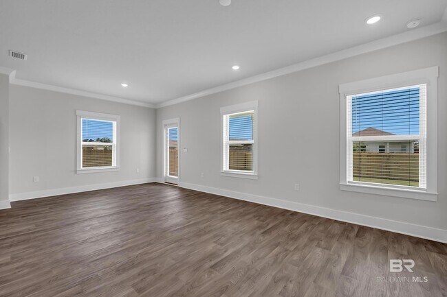 Building Photo - 8984 Chabo Cir