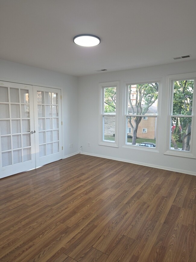 Building Photo - 1397 Brown St
