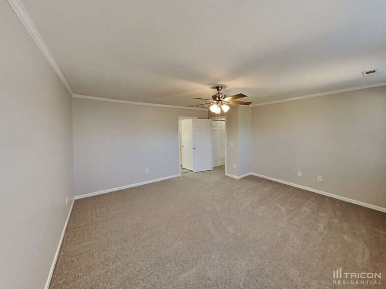 Building Photo - 4097 Village Park Ct