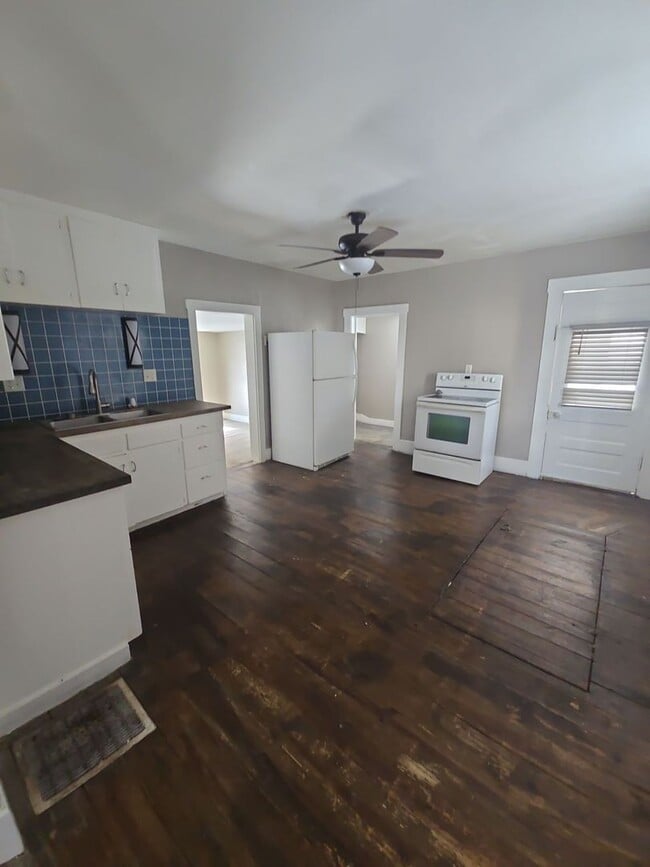 Building Photo - For Rent: Piqua Ohio - 2 Bedroom 1 Bathroom