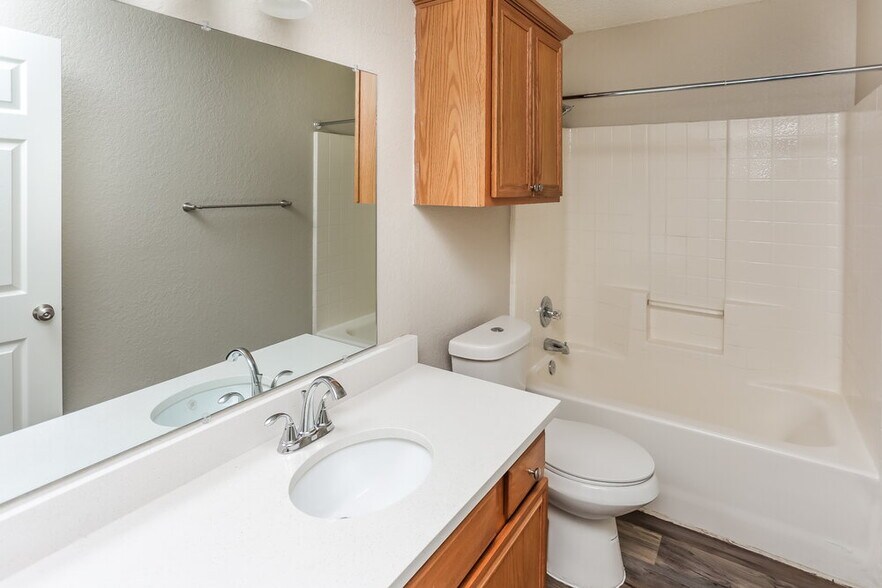 Building Photo - 1512 Fern Dr