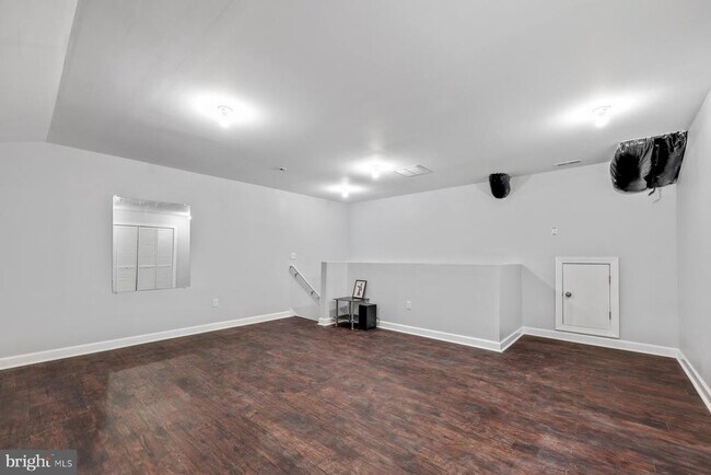 Building Photo - 21 Hamilton Dr
