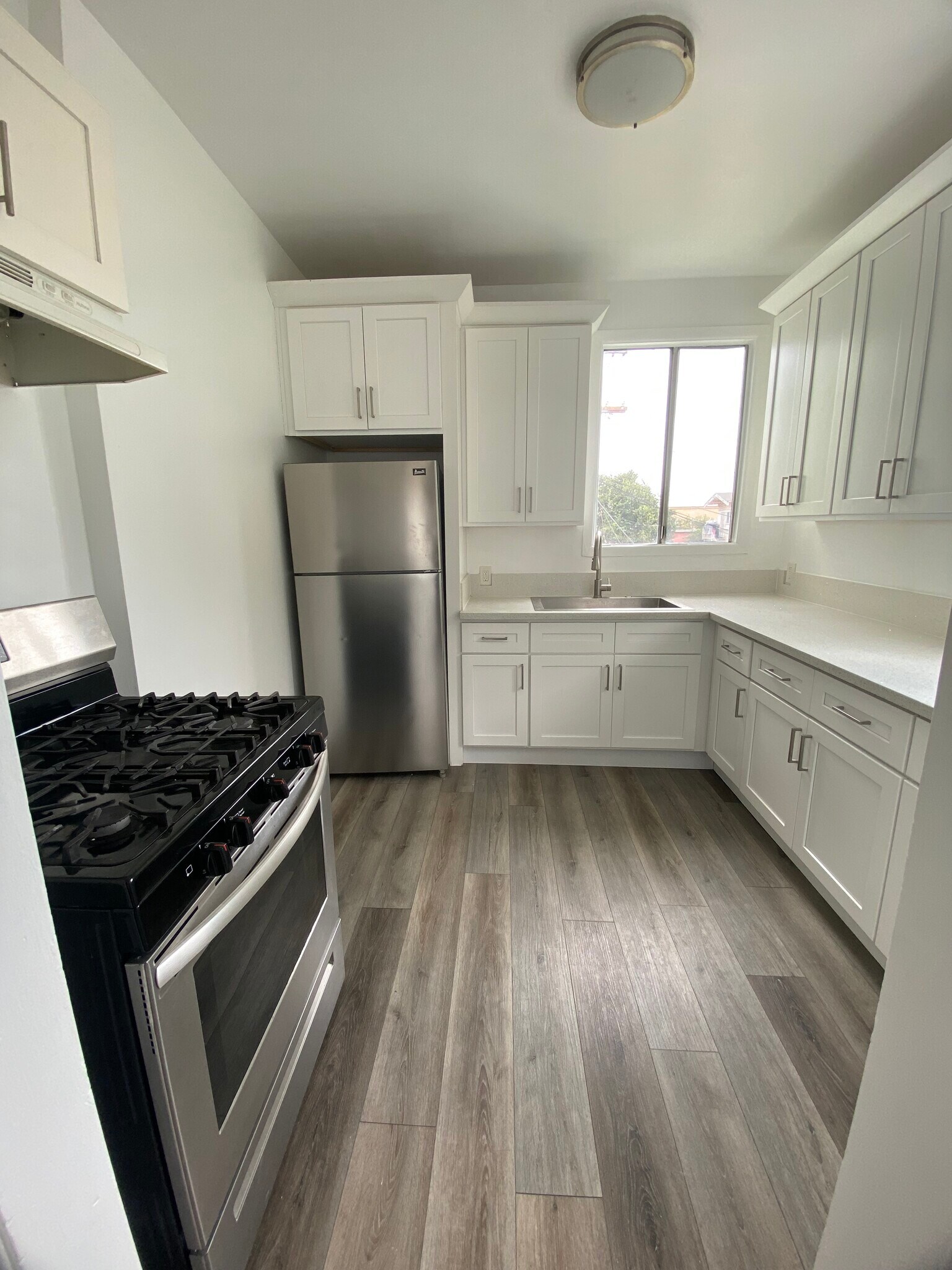 Full Kitchen Space - 1586 W 29th St