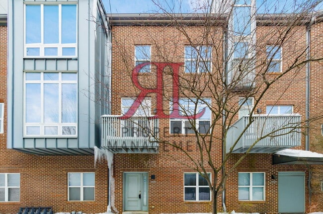 Building Photo - 986 S Front St