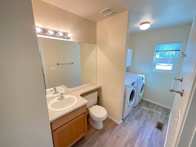 Building Photo - 3 Bedroom Home Available Near Milton E Pro...