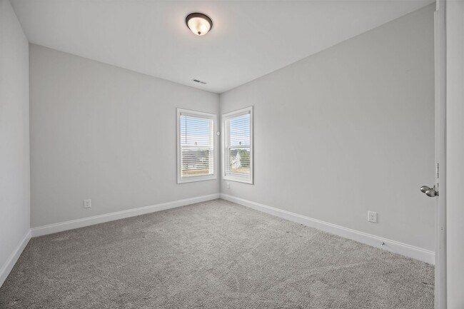 Building Photo - 629 Longstanton Ave