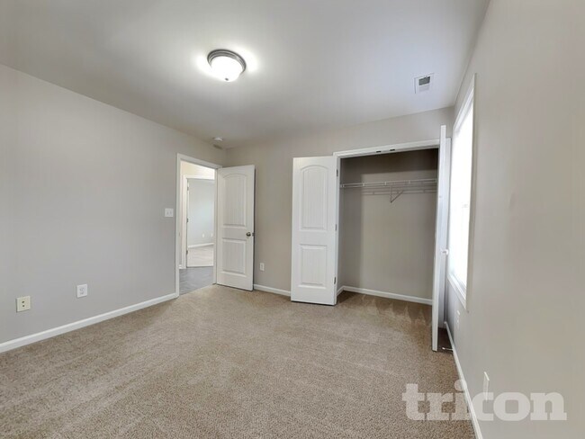 Building Photo - 295 New Castle Ln