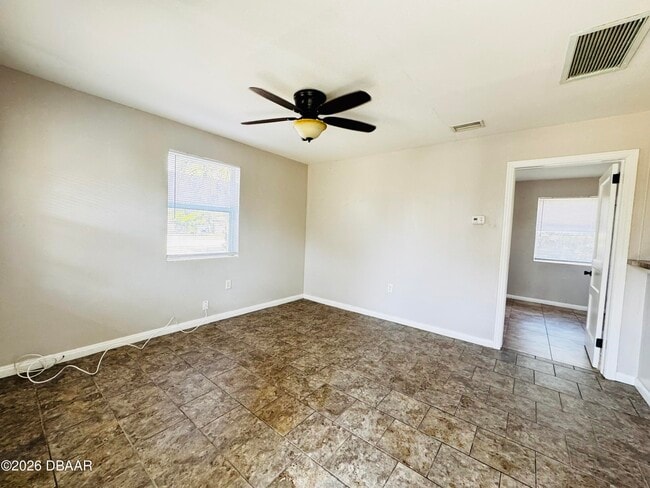 Building Photo - 391 S Halifax Dr