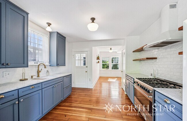 Building Photo - Charming Broadmoor Historic Farmhouse on a...