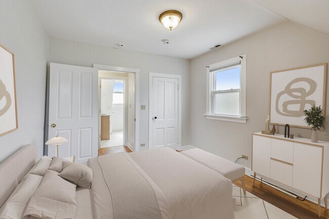 Building Photo - 1327 Church St