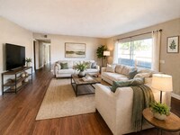 Building Photo - Charming 3 Bed 1 Bath Single Story Home - Great Location!