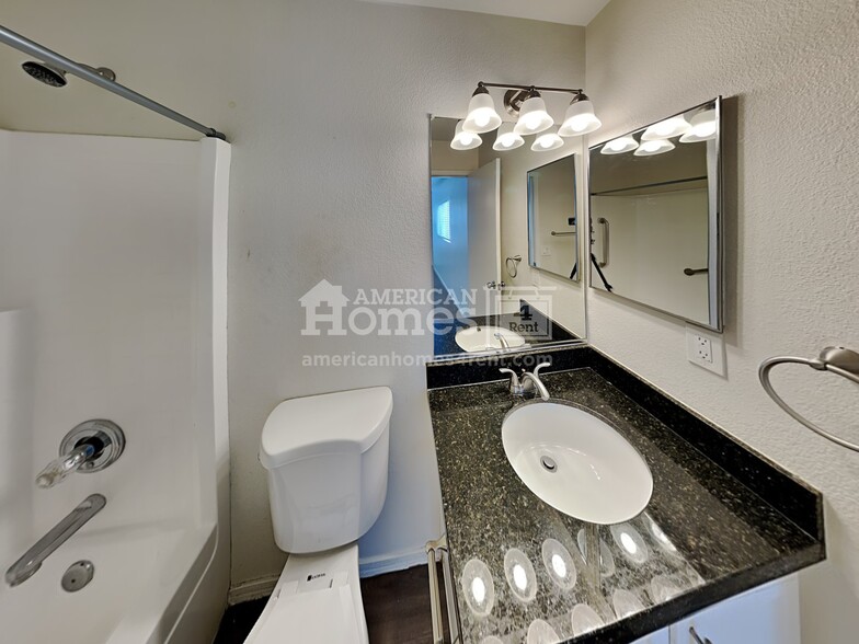 Building Photo - 11343 E Quintana Ave