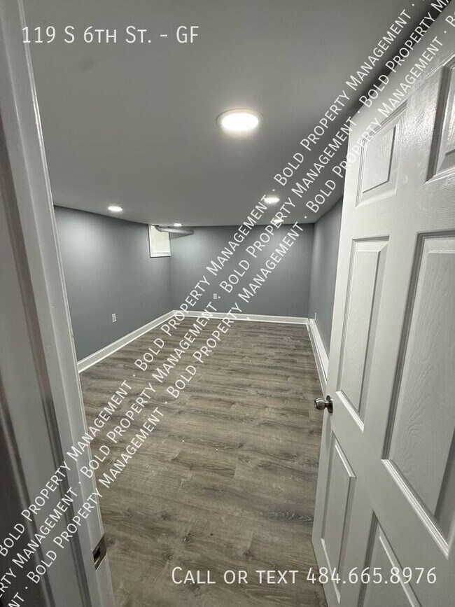 Building Photo - 119 S 6th St