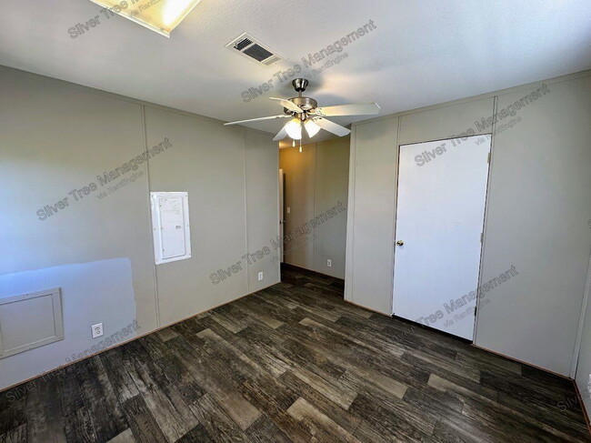 Building Photo - 260 Lark Meadow Dr