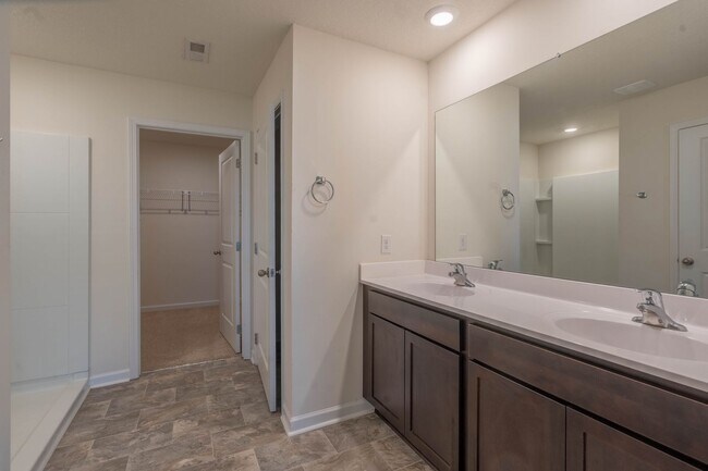 Building Photo - Newly built 3 bedroom and 2.5 bath home with garage.