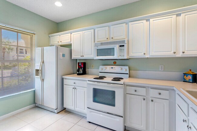 Building Photo - 4976 Palmbrooke Cir