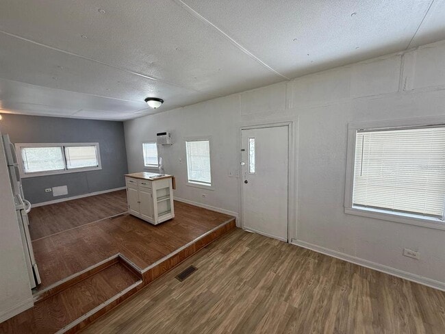 Building Photo - 6954 Pompeii Rd