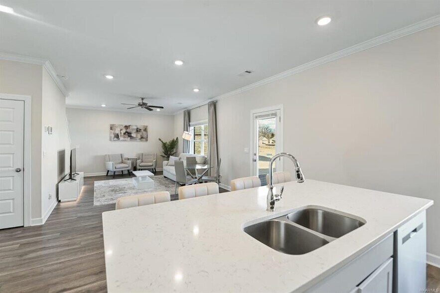 Building Photo - 6613 Firefly Ln