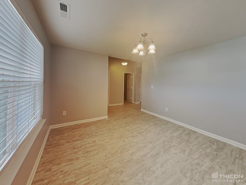 Building Photo - 5311 Tanglewood Ln