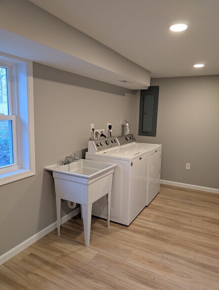 Building Photo - 11951 Marmary Rd