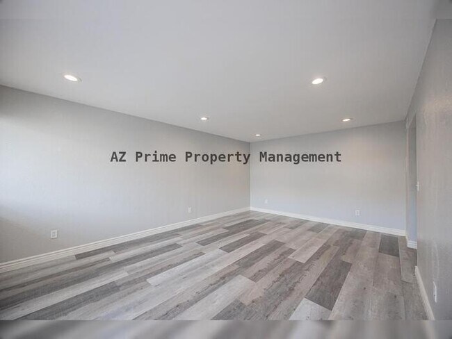 Building Photo - 2674 N 43rd Ave