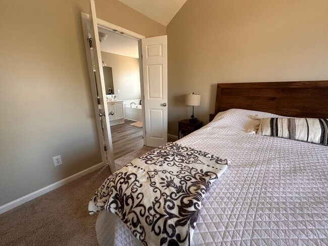 Building Photo - Beautiful Home in Moody - Coming Soon!