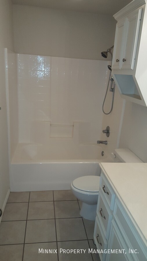 Building Photo - 1002 Osh Kosh Ave. (FS)-