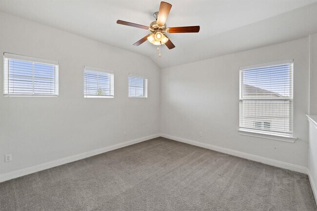 Building Photo - 138 Fern Dr