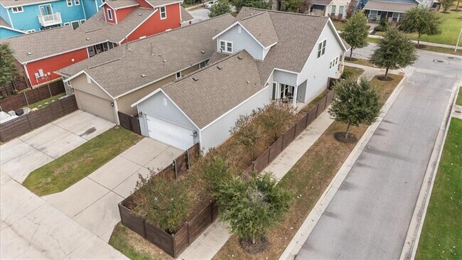 Building Photo - 6009 Baythorne Dr