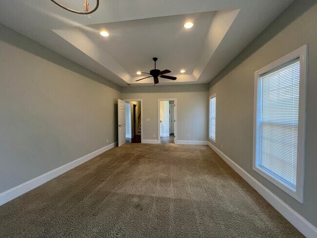 Building Photo - 2105 Harborview Dr