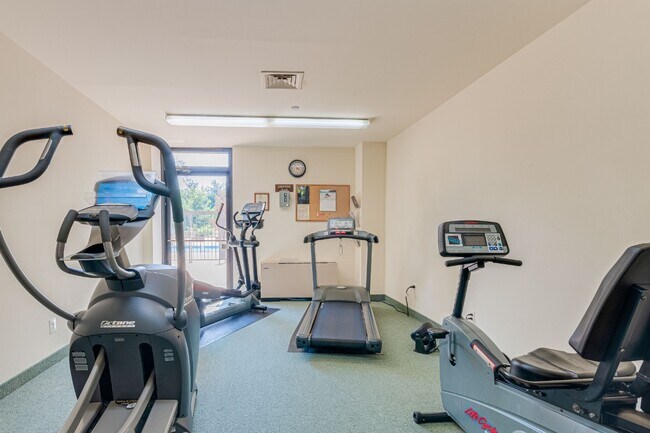 1 of 2 exercise rooms - 1016 S Wayne St