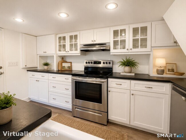 Building Photo - 154 Silvermine Ave