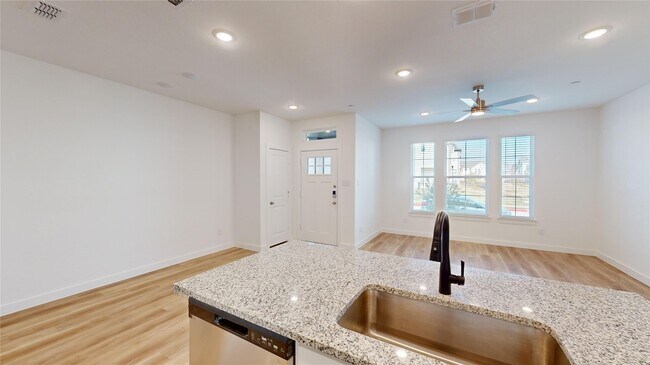 Building Photo - 2938 ELLE DR