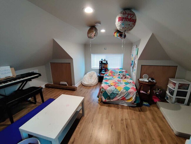 Building Photo - 3108 N 78th Ct