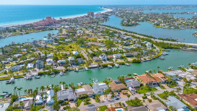 Building Photo - 2910 Alton Dr