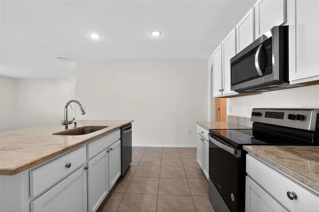 Building Photo - 34211 Jasper Stone Dr