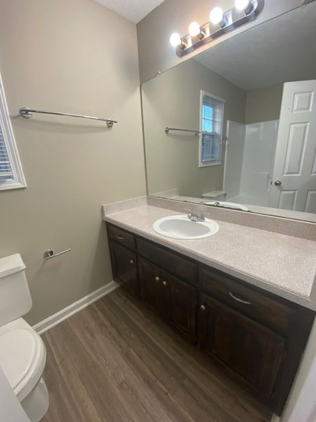 Building Photo - Charming 3 Bedroom Ranch Style Home