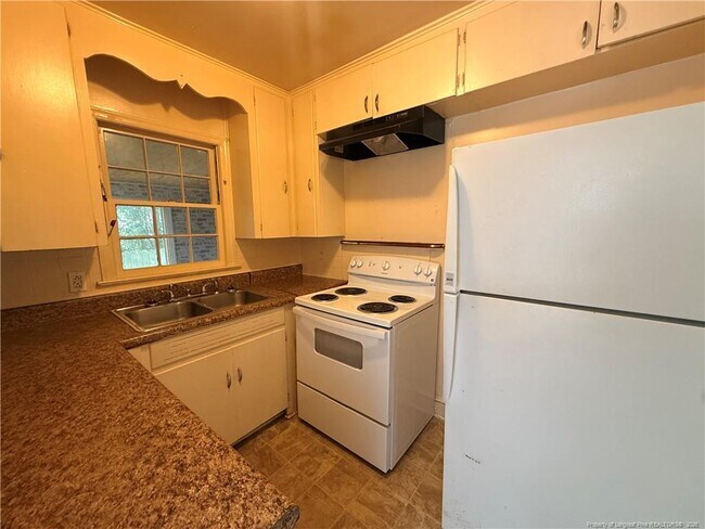 Building Photo - 115 S Tarboro St